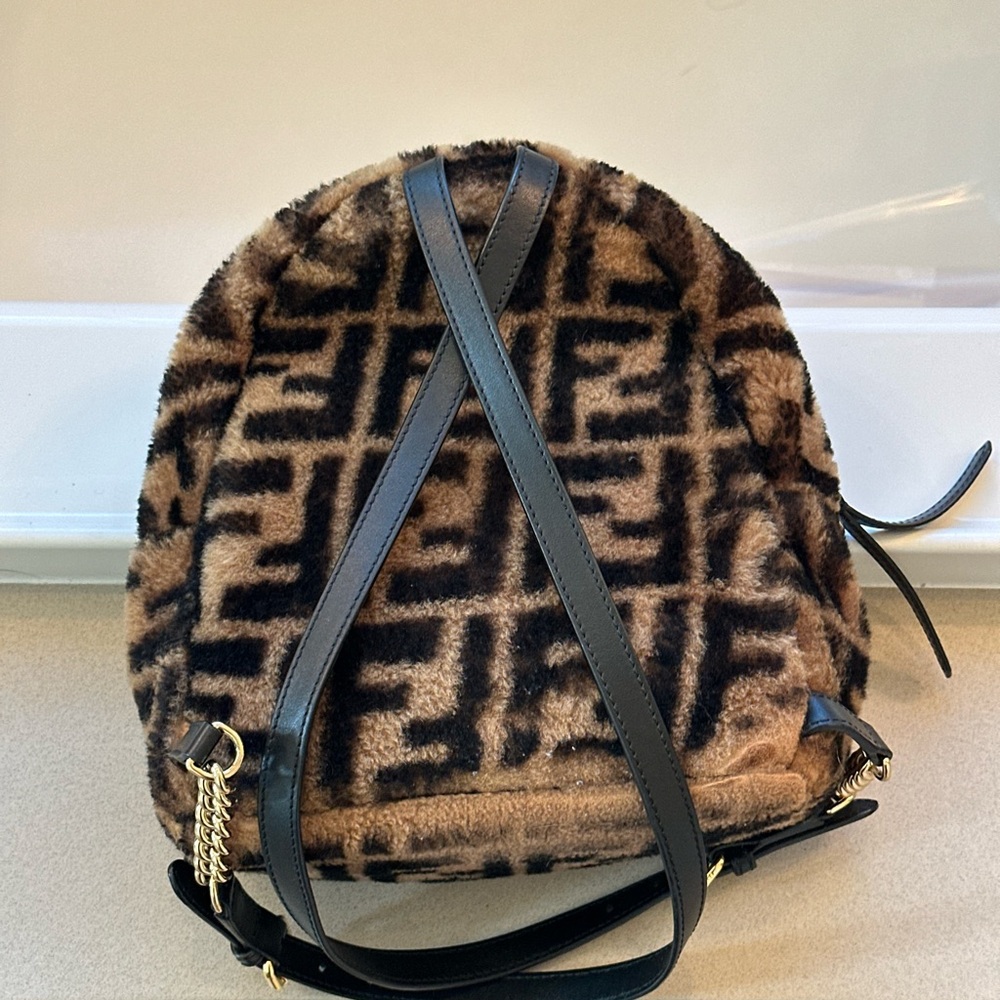 Fuzzy Fur Fendi backpack 100% authentic - Picture 3 of 9